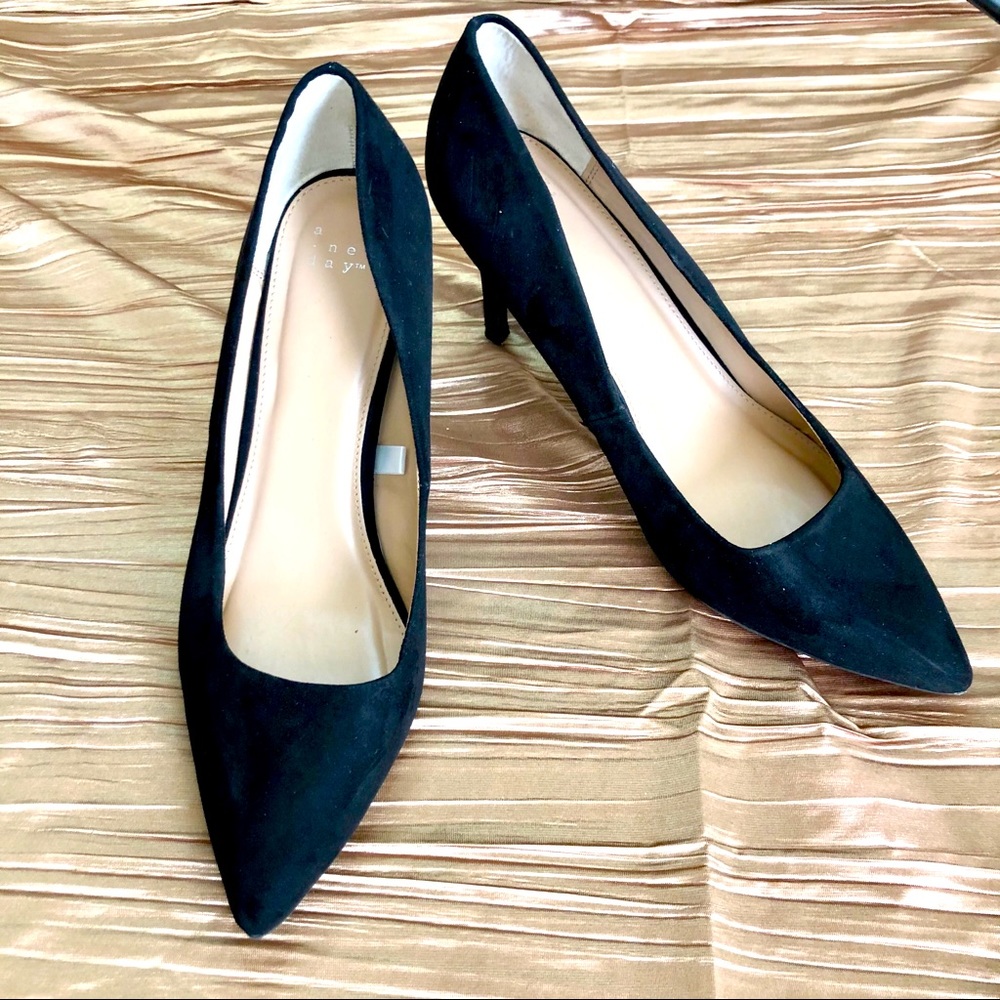 A New Day Black Pointed Pumps